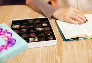 Ghidul ciocolatei artizanale gustul autentic care face diferența!